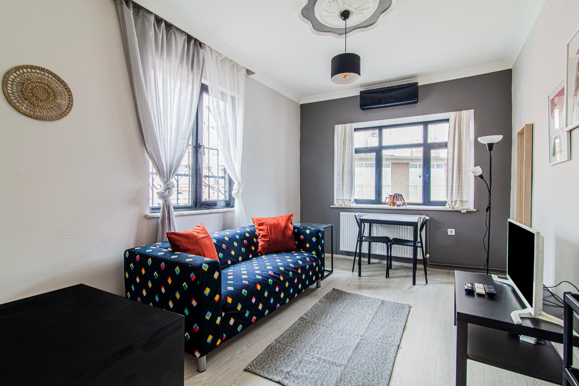 1 Bedroom Apartment